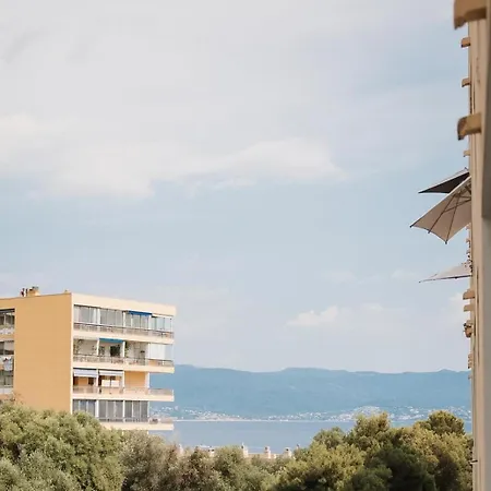 Superbe équipé à 250 Mètres De La * Ajaccio (Corsica)